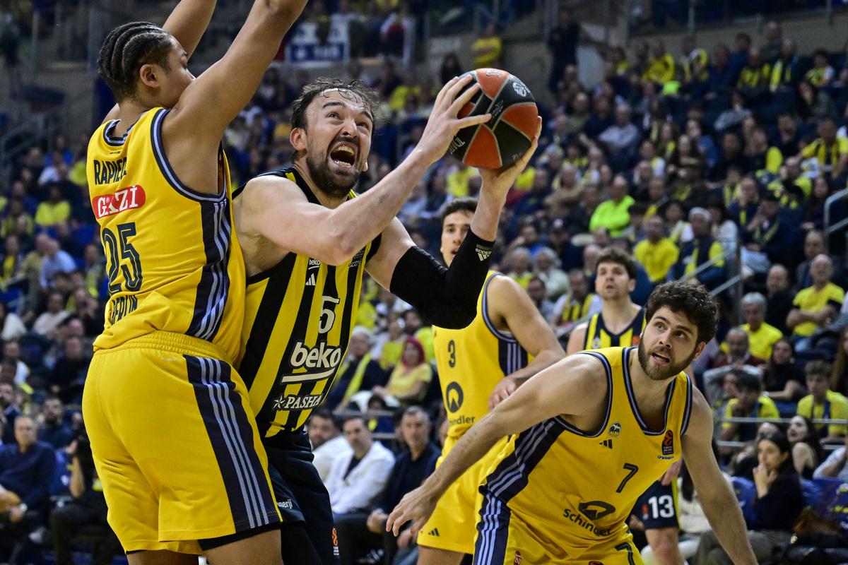 勇士不断突破!,东契奇连续二十场比赛得分超过出色发挥赛场气氛高涨的简单介绍-爱游戏App