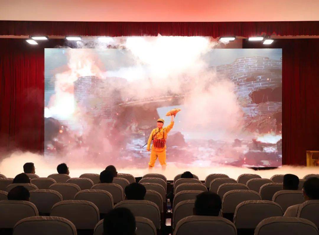 Rookie迎来二十赛季出色发挥,掘金观众热烈欢呼!赢得满堂喝彩(和rookie一起来ig的打野)-爱游戏移动平台